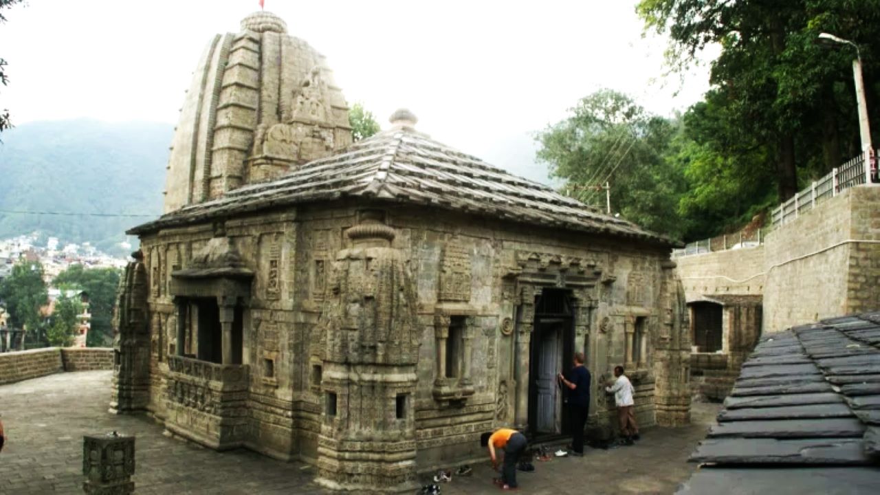 Read more about the article भूतनाथ मंदिर, हिमाचल प्रदेश: भगवान शिव का एक प्राचीन मंदिर